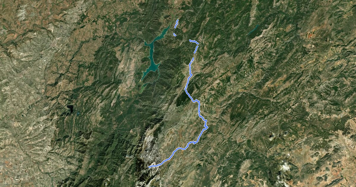 Маршрут Ruta de la trahumancia en la Sierra del Segura на спутниковом снимке