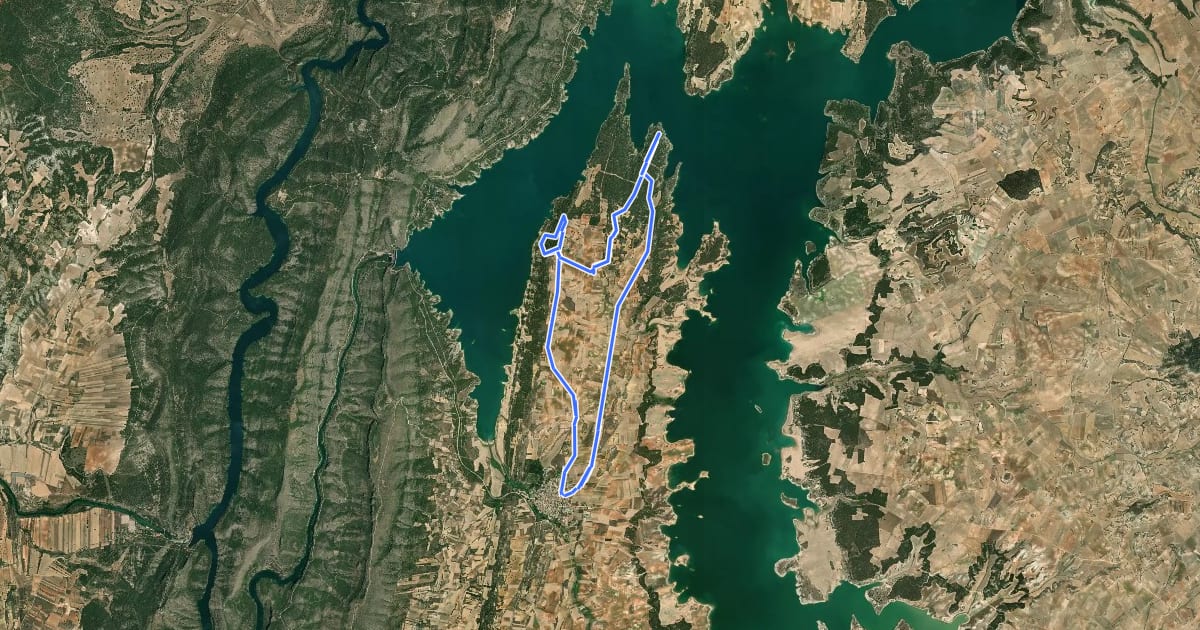 Маршрут Ruta de las Caras на спутниковом снимке