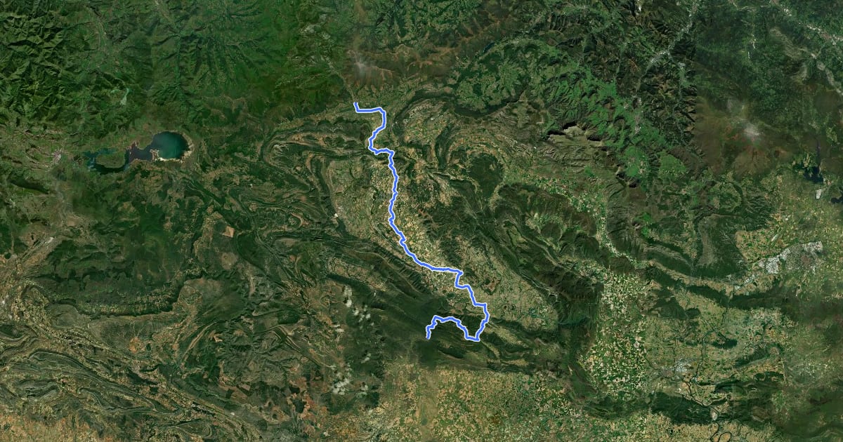 Маршрут Ruta de los Monteros del Rey на спутниковом снимке
