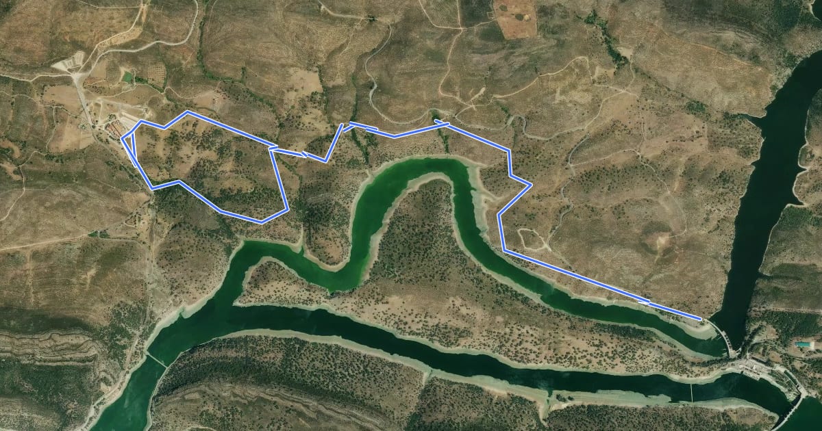 Маршрут Ruta de Mirador de la Tajadilla на спутниковом снимке