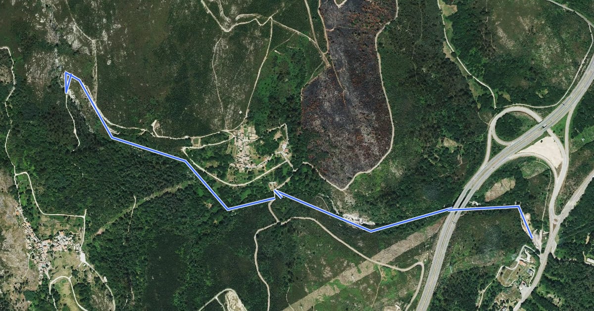 Маршрут Ruta de senderismo Pozas de Melón на спутниковом снимке