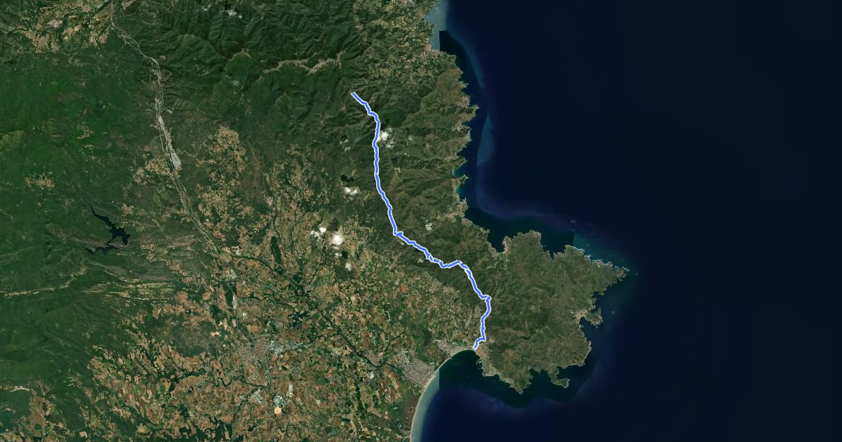 Маршрут Ruta dels 4 refugis de Tramuntana. Etapa: Roses <=> Refugi del Coll de Banyuls на спутниковом снимке