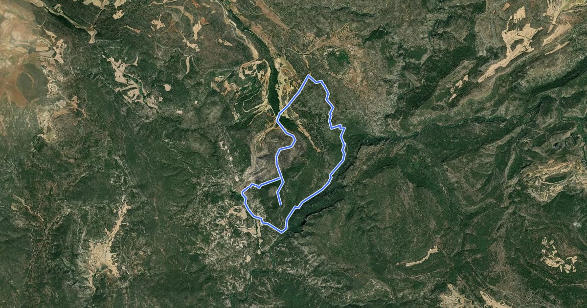 Маршрут Ruta Hundido de Armallones a Salinas y Pico Alar на спутниковом снимке