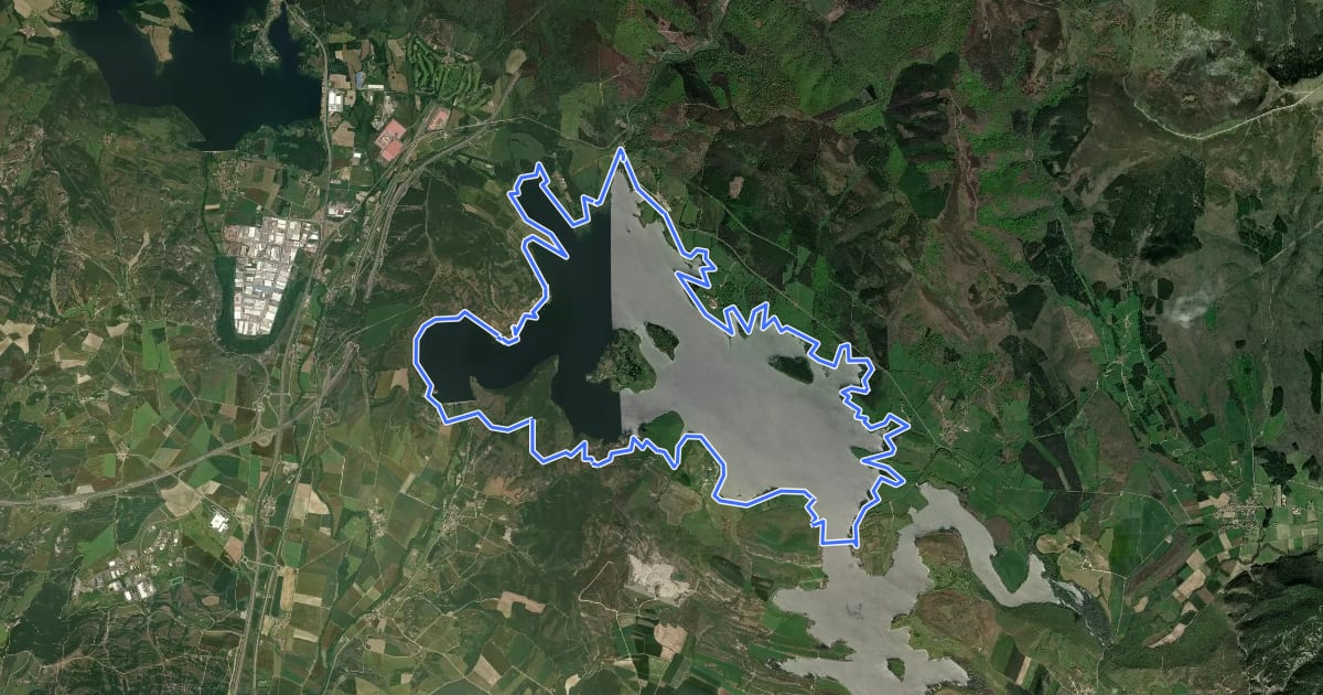 Маршрут Ruta Norte del embalse Ullibarri-Gamboa на спутниковом снимке