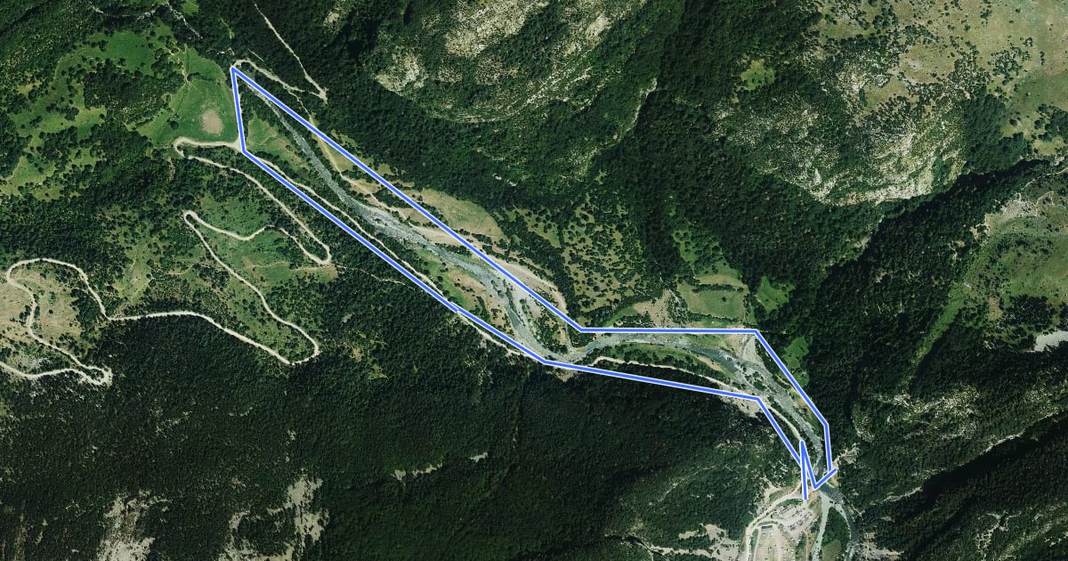 Маршрут Ruta por el valle de Bujaruelo en la reserva de la biosfera Ordesa-Viñamala на спутниковом снимке