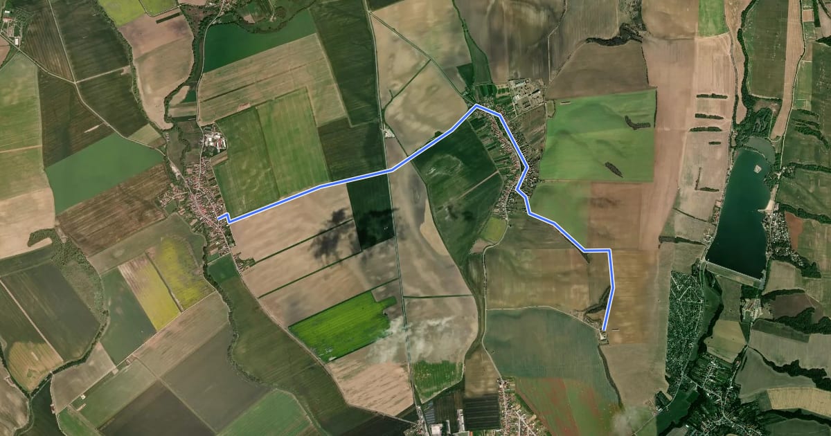Маршрут Rybky - Rovensko - Senica, vodojem на спутниковом снимке
