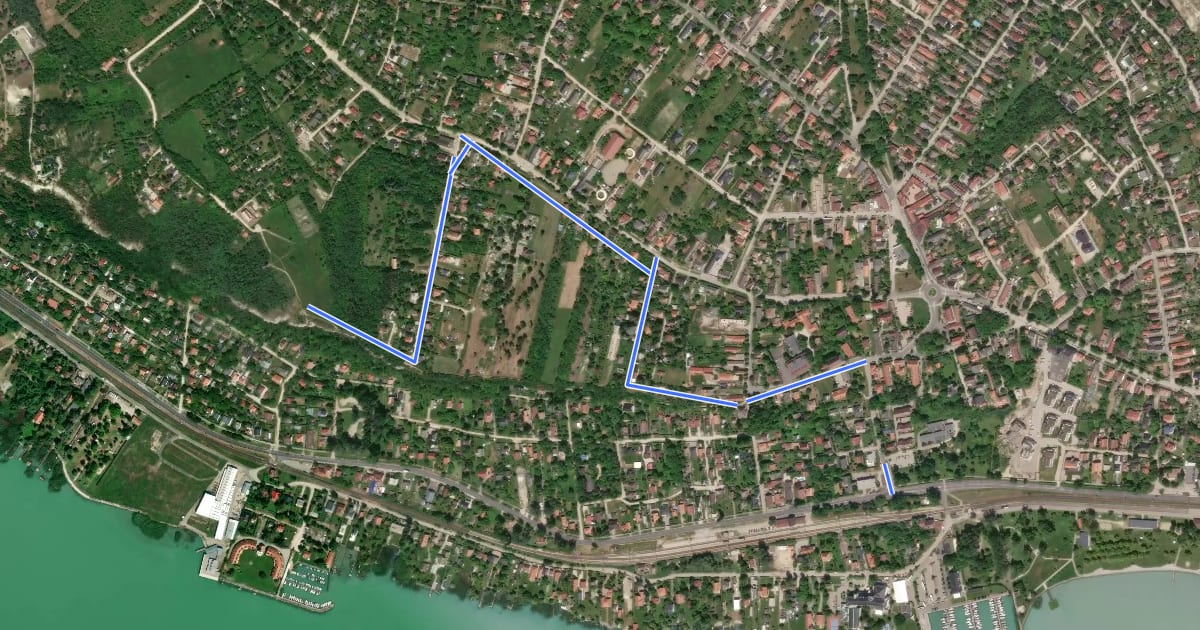 Маршрут S (Balatonkenese, vá. - Soós Lajos-emlékmű) на спутниковом снимке