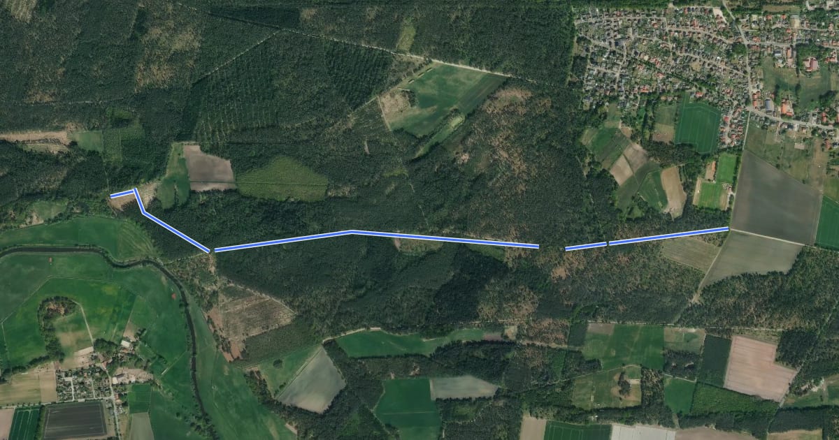 Маршрут Südheide Marathon (rot) на спутниковом снимке