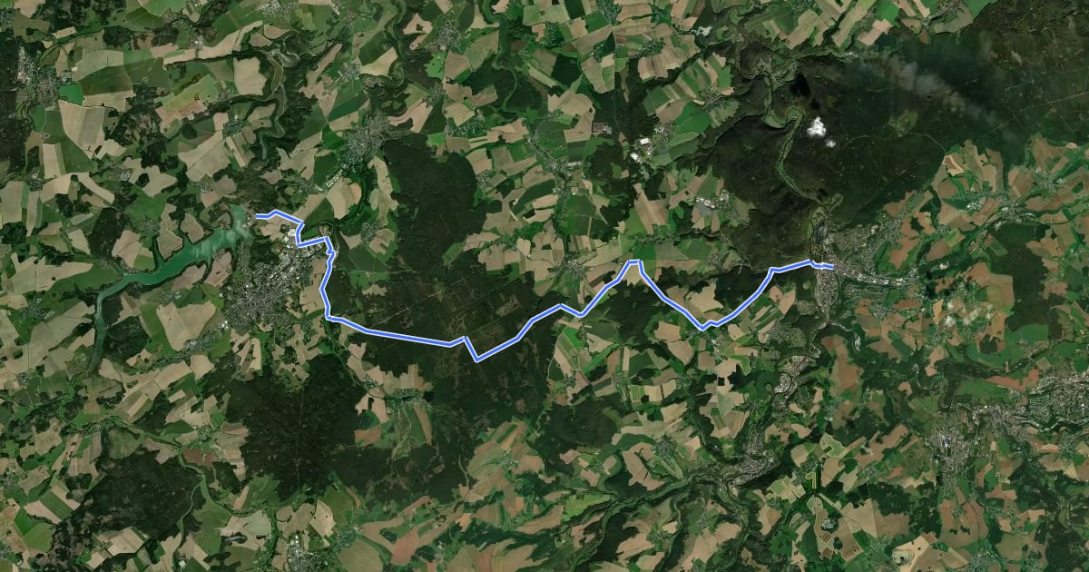 Маршрут Sagenweg durch den Pöllwitzer Wald на спутниковом снимке
