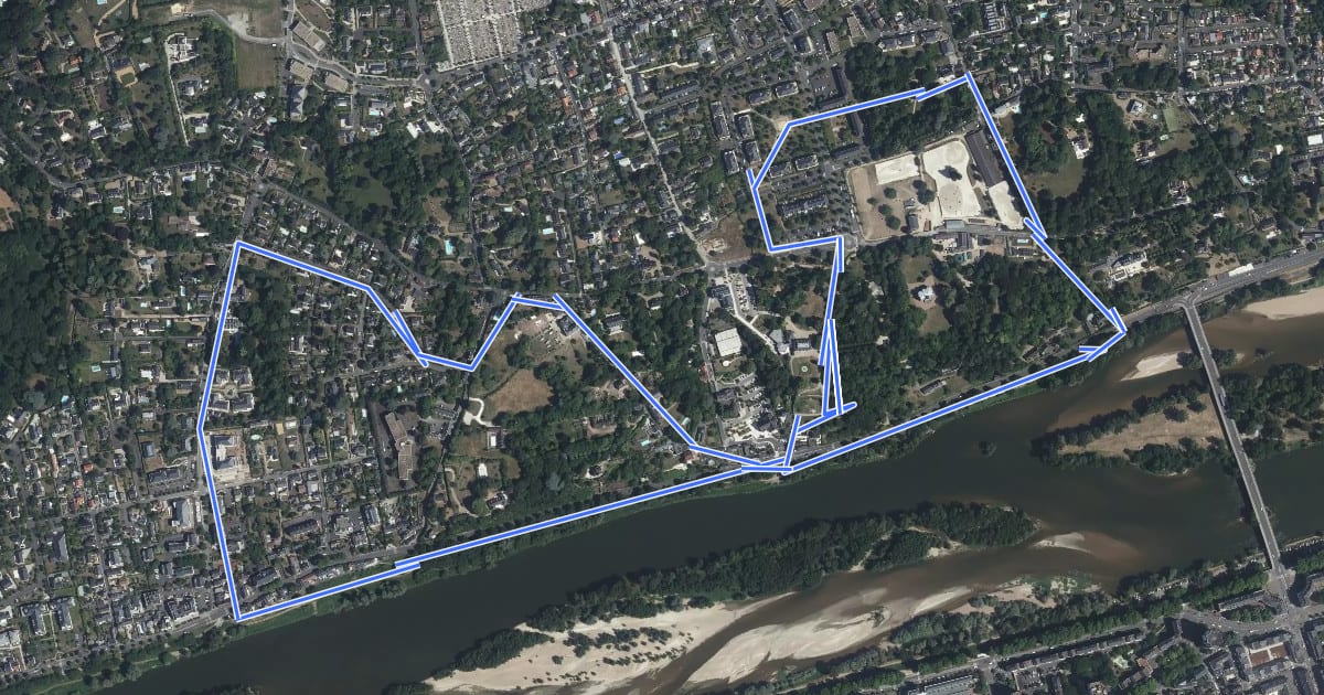 Маршрут Saint-Cyr-sur-Loire Sentier découverte на спутниковом снимке