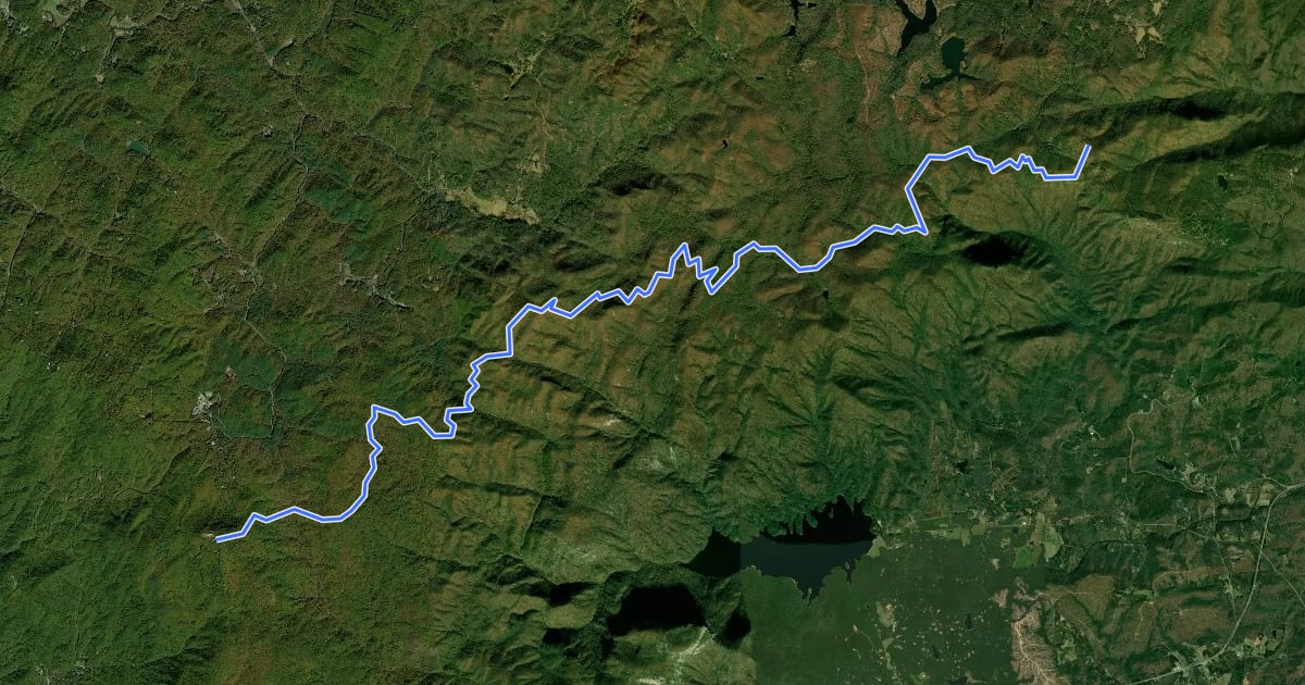 Маршрут Sassafras to Caeser's Head Spur Trail на спутниковом снимке