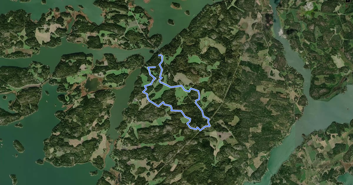 Маршрут Sattmarkin vaellusreitti 11 km на спутниковом снимке