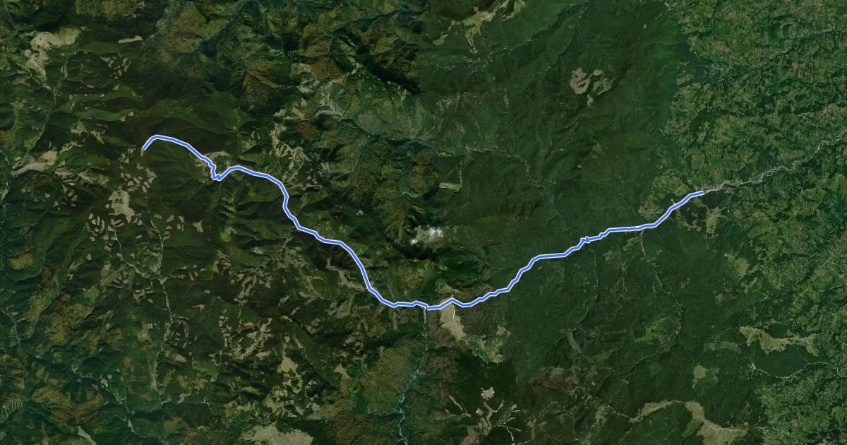 Маршрут Satul Vetrești Herăstrău – Pârâul Bălosu – Golu Pietrosului – Cabanele „Giurgiu” – Valea Zabalei – Mîrdanu – Vîrful Lăcăuți (blue dot) на спутниковом снимке