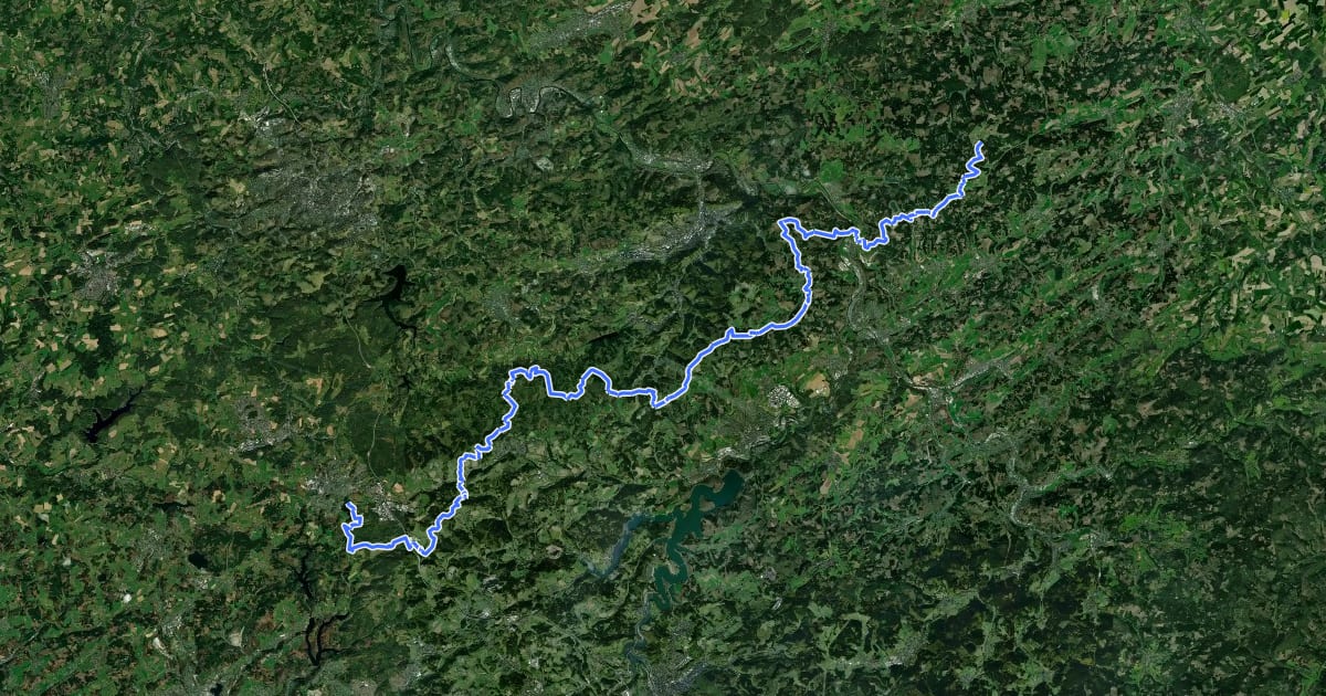Маршрут Sauerland-Höhenflug (Teilstück Meinerzhagen - Valbert - Windhausen - Lenhausen) на спутниковом снимке