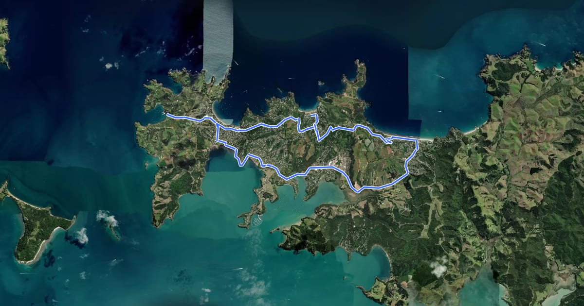 Маршрут Scenic Beaches: Matiatia to Onetangi Loop на спутниковом снимке