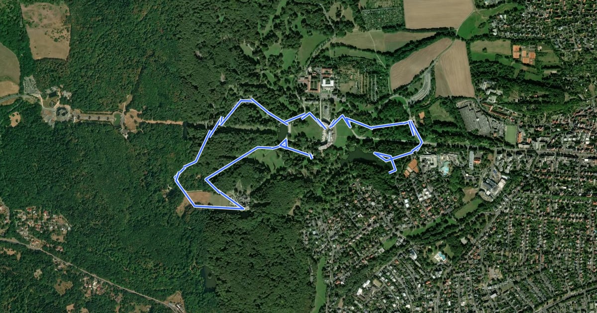 Маршрут Schlosspark-Rundweg на спутниковом снимке