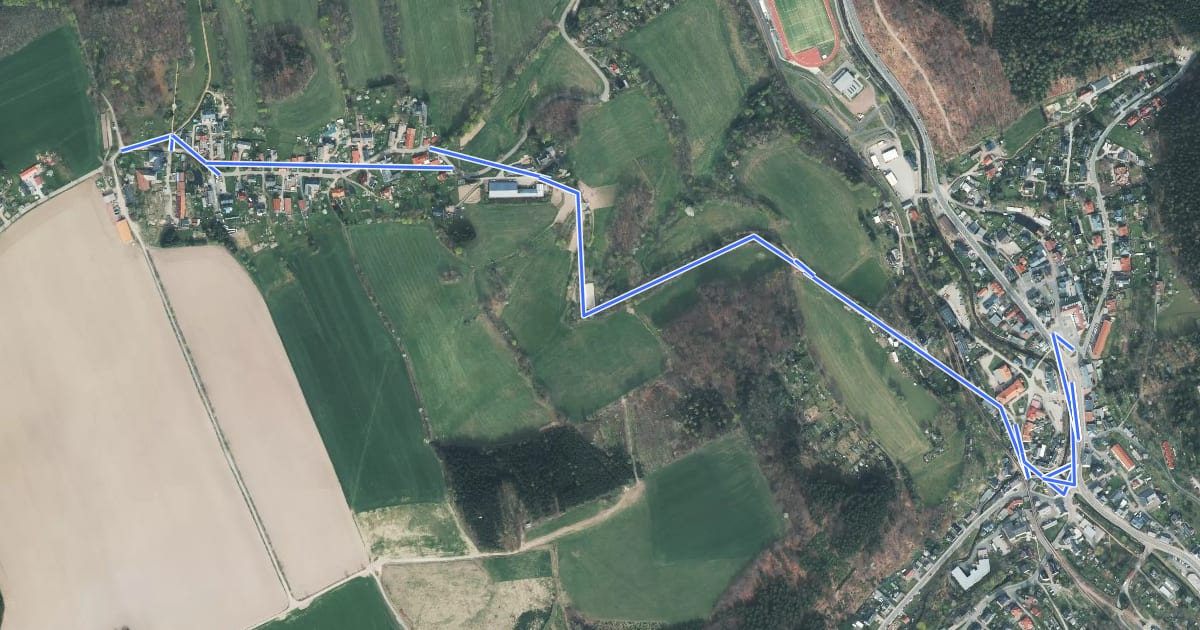 Маршрут Schmiedeberg - Schloss Naundorf на спутниковом снимке