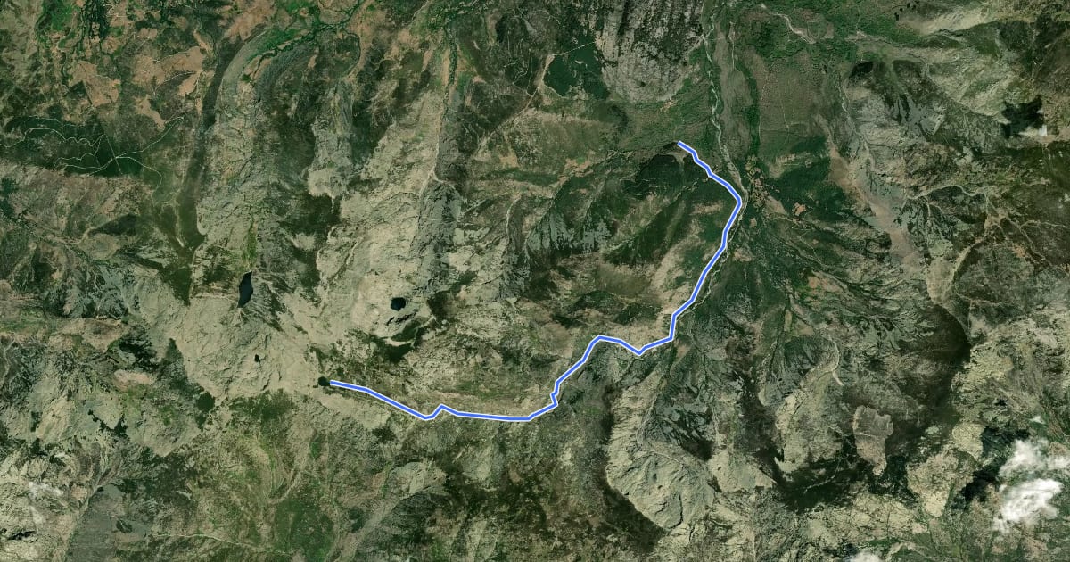 Маршрут Senda de la Laguna de los Caballeros на спутниковом снимке