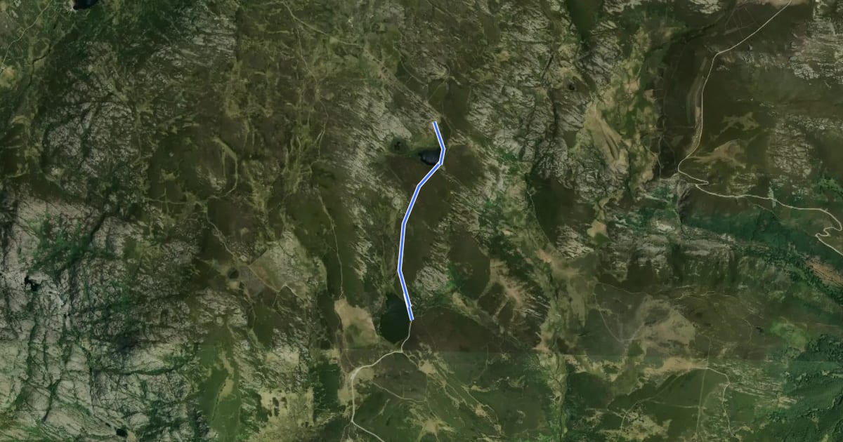 Маршрут Senda de la Laguna de Yeguas на спутниковом снимке