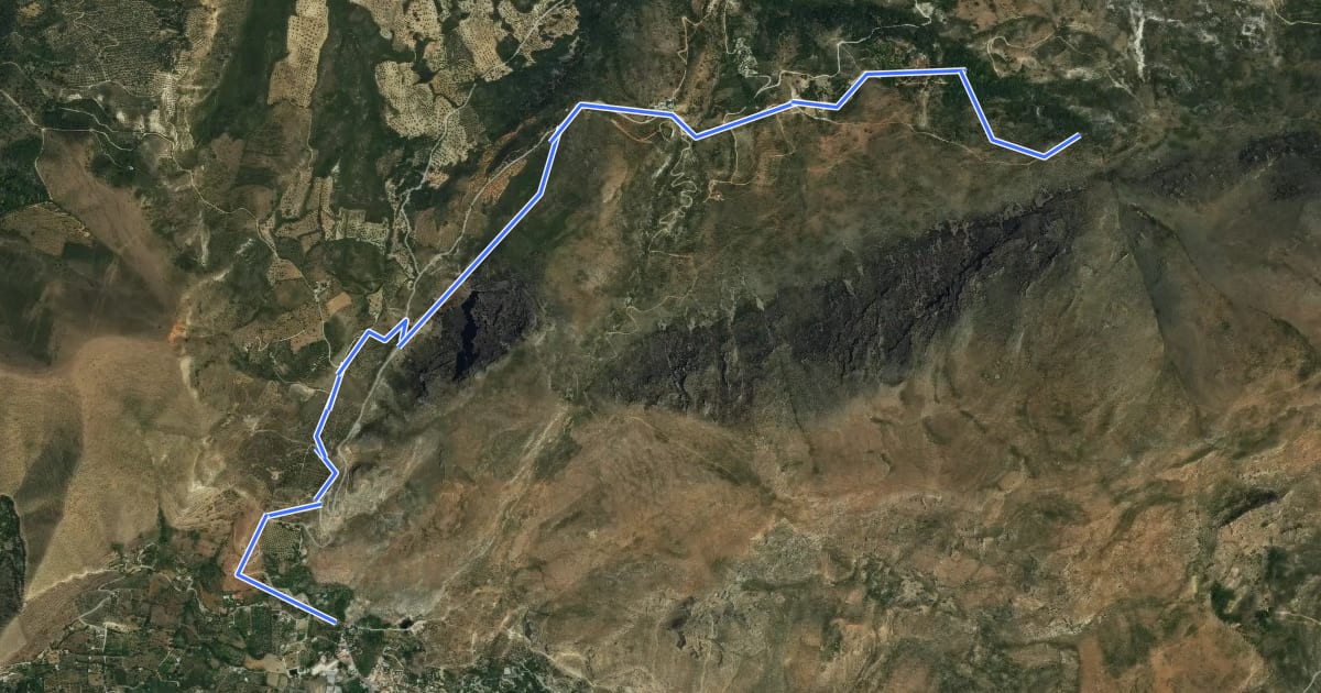 Маршрут Sendero Fuente de los 16 Caños - Alberca de los Acarraderos на спутниковом снимке