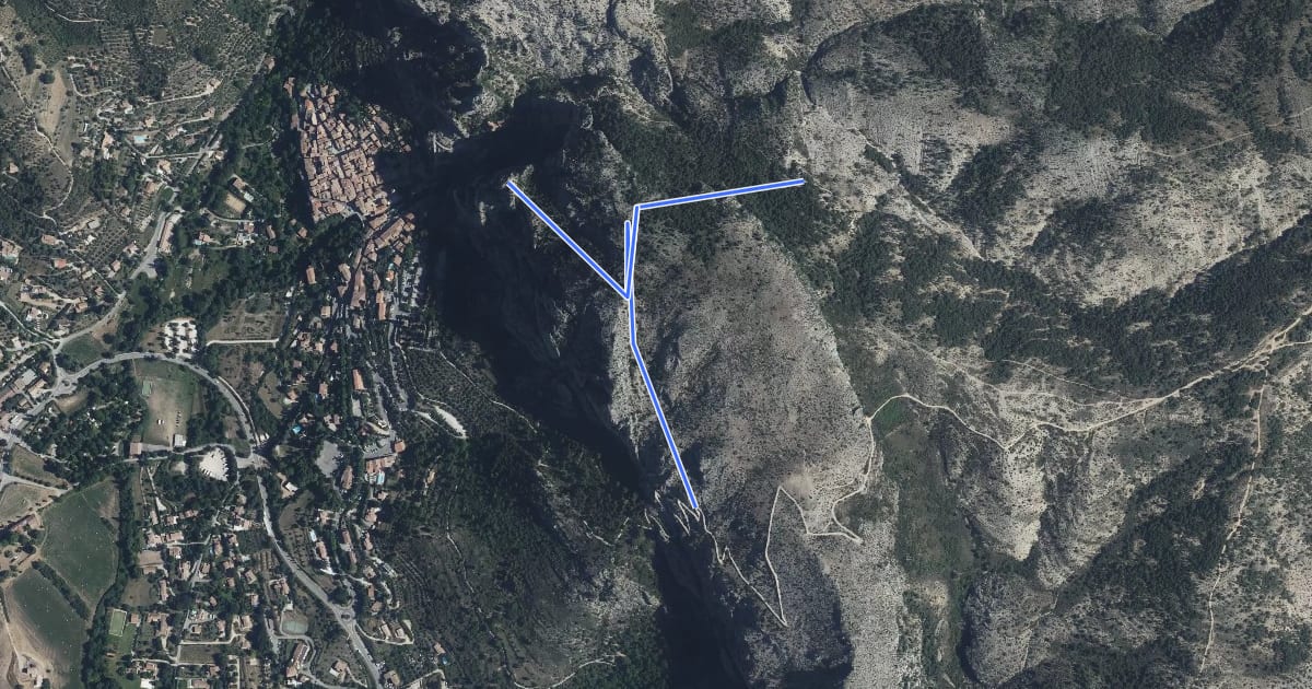 Маршрут Sentier de la chaîne на спутниковом снимке
