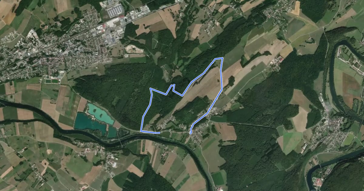Маршрут Sentier de la Fontaine des Baroques на спутниковом снимке