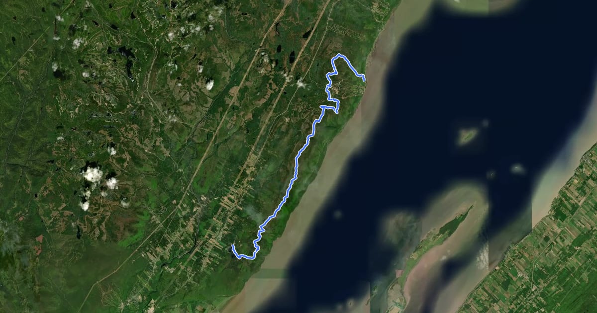 Маршрут Sentier des Caps de Charlevoix на спутниковом снимке