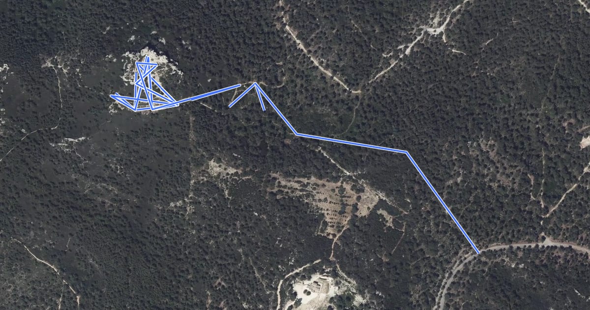 Маршрут Sentier des vestiges du castrum du Mont Paon на спутниковом снимке