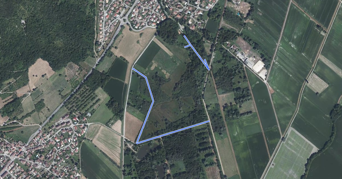 Маршрут Sentier thématique du Marais de Montfort на спутниковом снимке