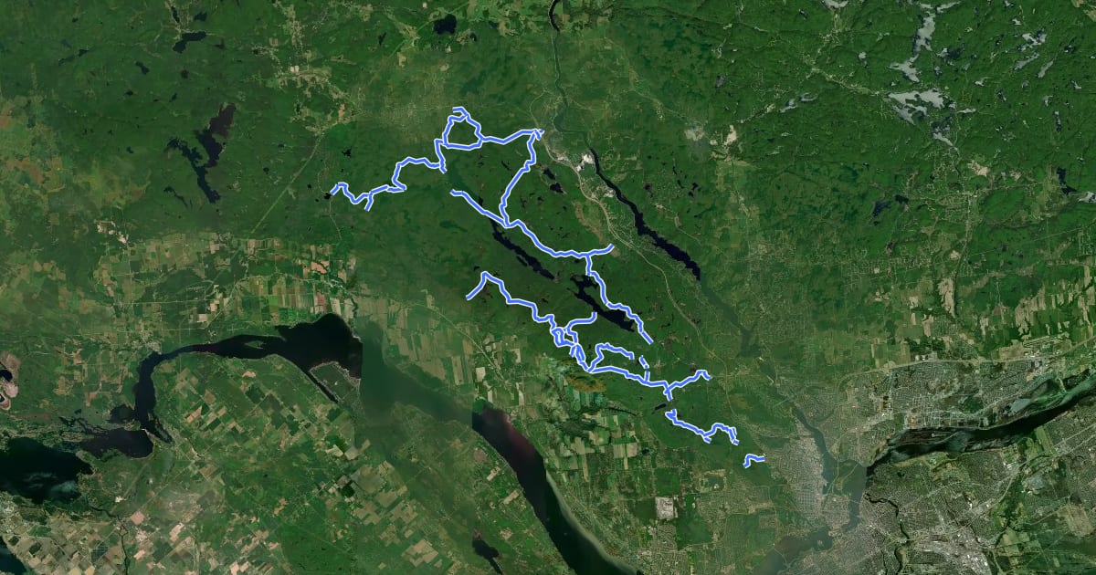 Маршрут Sentier vélo de Montagne - Parc de la Gatineau на спутниковом снимке