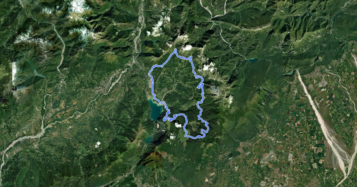 Маршрут Sentiero Alpago Natura на спутниковом снимке