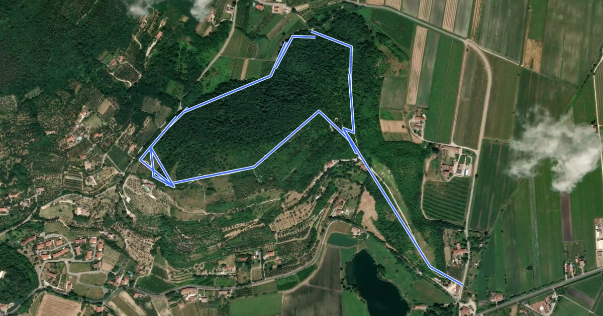 Маршрут Sentiero del Monte Calbarina e Monte Piccolo на спутниковом снимке
