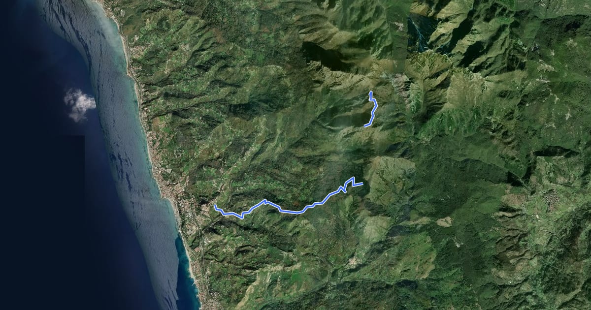 Маршрут Sentiero di Serra La Croce на спутниковом снимке