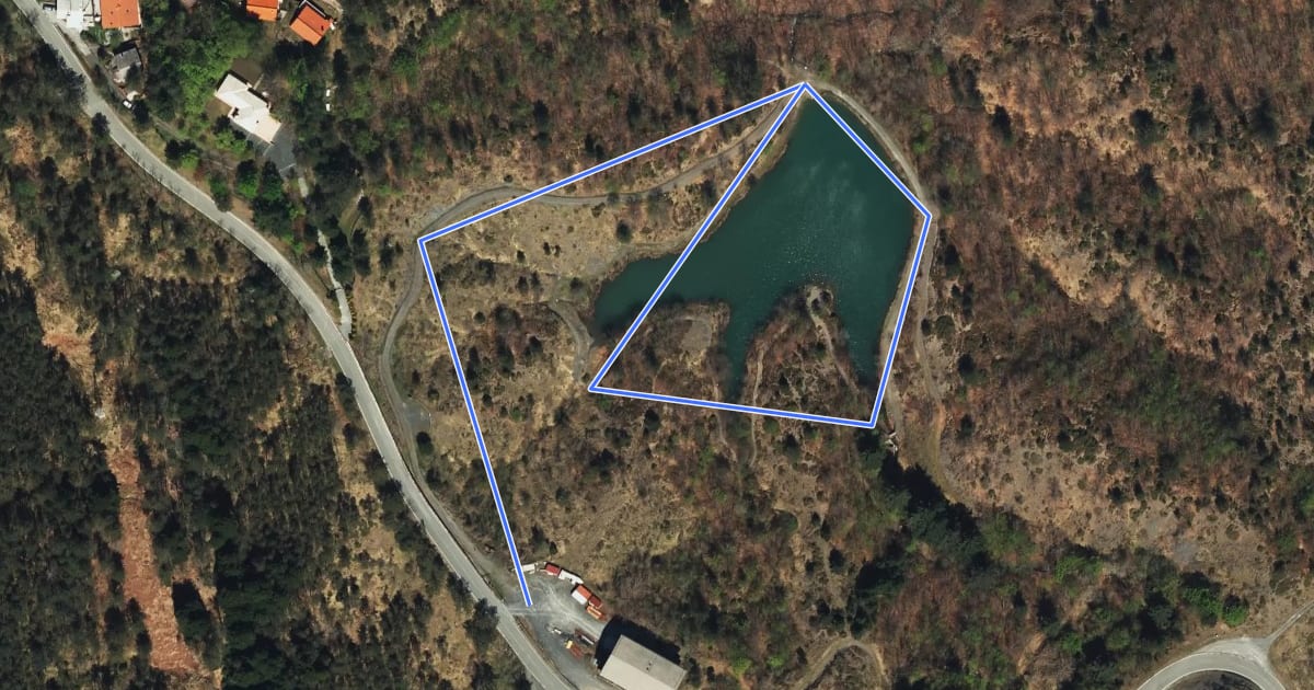 Маршрут Sentiero natura Lago del Bocco на спутниковом снимке