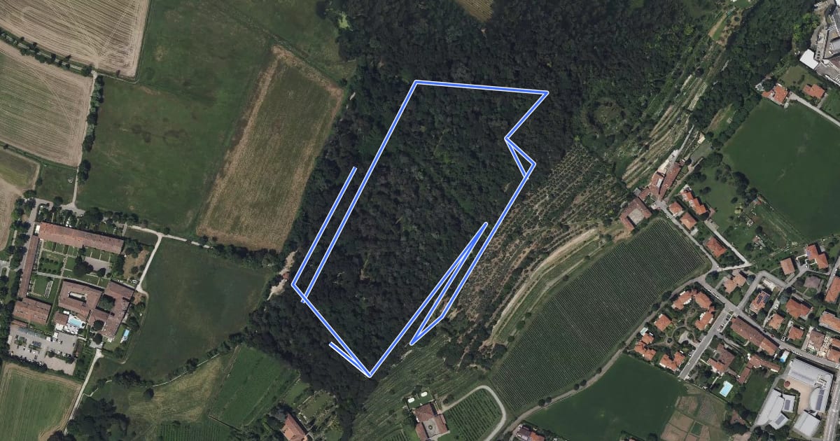 Маршрут Sentiero per non vedenti (Colle di Sant'Anna) на спутниковом снимке
