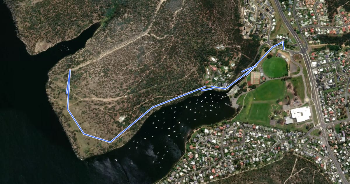 Маршрут Shag Bay Heritage Trail на спутниковом снимке