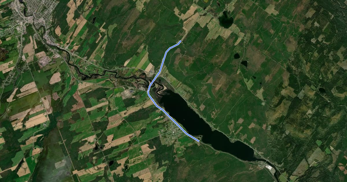 Маршрут SIA, 6-Route d'accès Lac-au-Saumon на спутниковом снимке