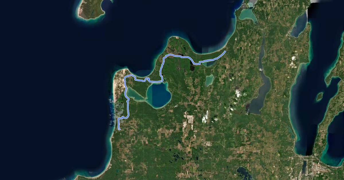 Маршрут Sleeping Bear Heritage Trail на спутниковом снимке