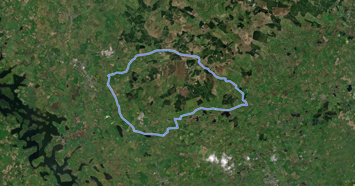 Маршрут Sliabh Beagh Route 5 - Carrick Na Brattogh Trail на спутниковом снимке