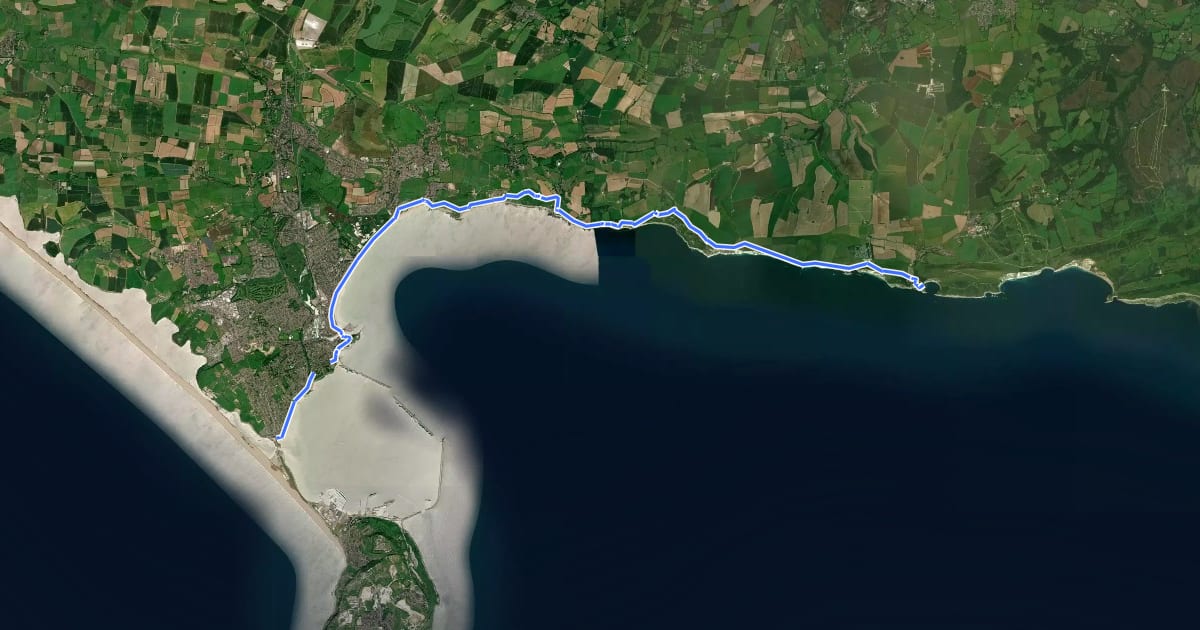 Маршрут South West Coast Path (Section 50: Ferrybridge to Lulworth Cove) на спутниковом снимке