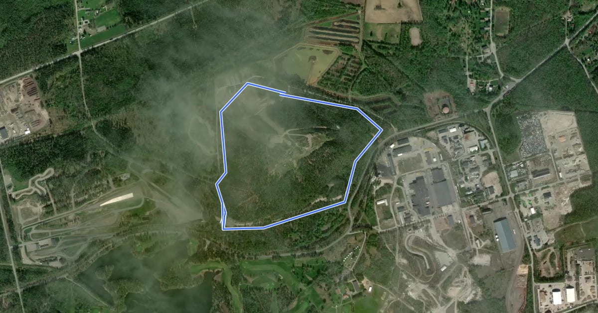 Маршрут Spåret runt Kvarntorpshögen - 2.6 km на спутниковом снимке