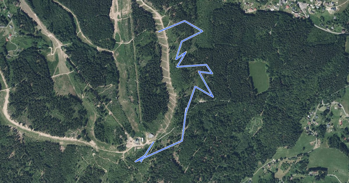 Маршрут Spičák Trail Červený на спутниковом снимке