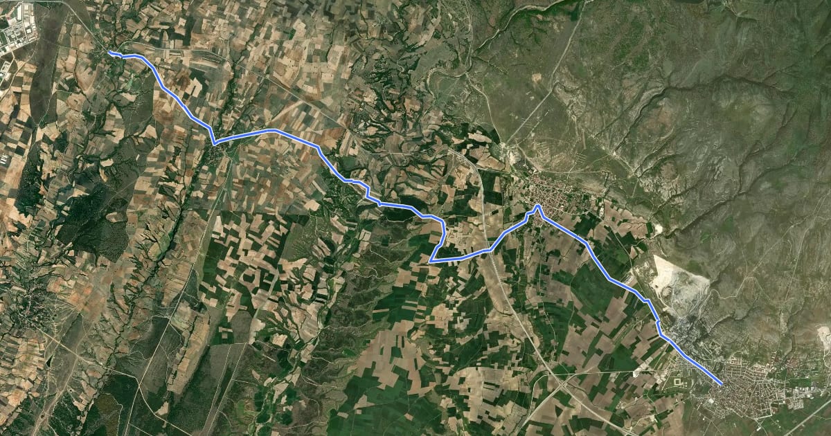 Маршрут ST605 Üsküpdere - Pinarhisar на спутниковом снимке