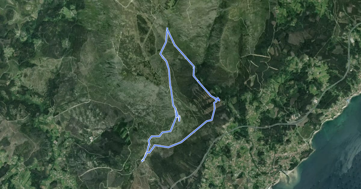 Маршрут Subida á Curota polo Río das Pedras на спутниковом снимке
