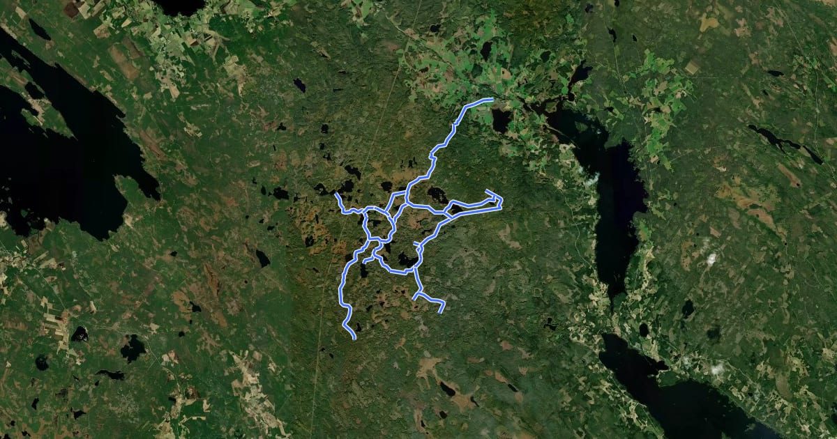 Маршрут Suurijärven vaellusreitistö на спутниковом снимке