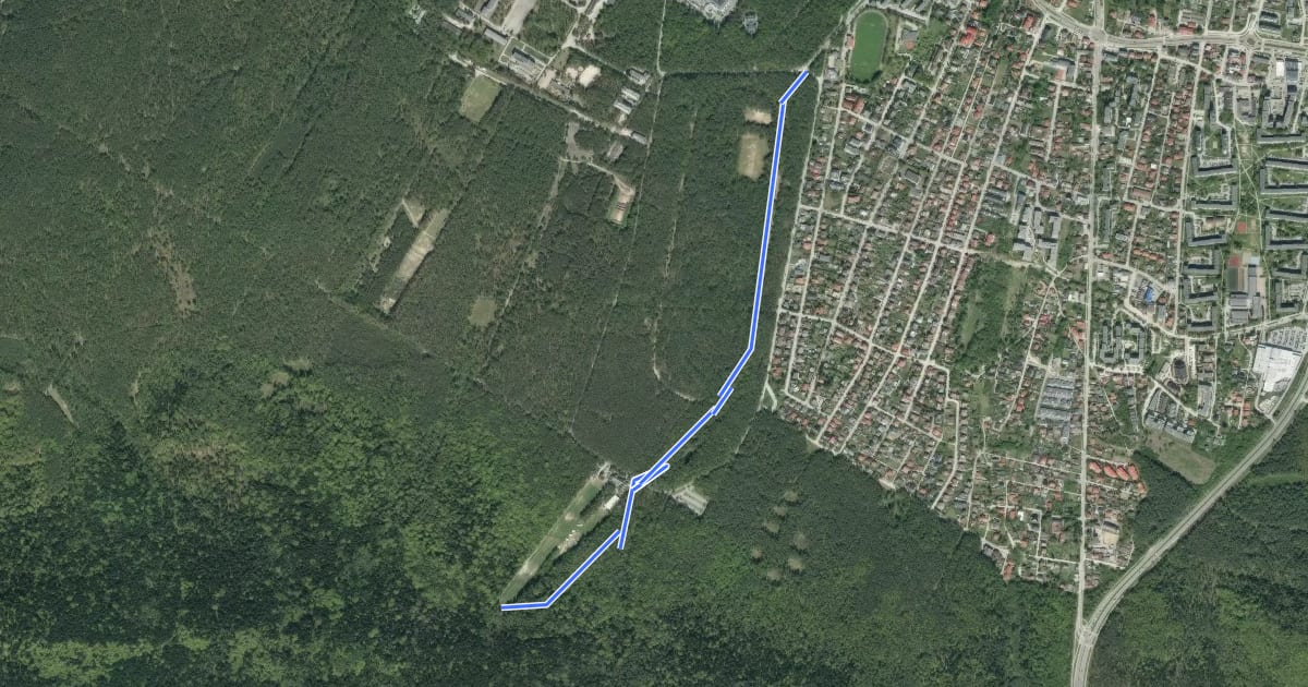 Маршрут Szlak czarny ul. Szczepaniaka Pierśnienica на спутниковом снимке