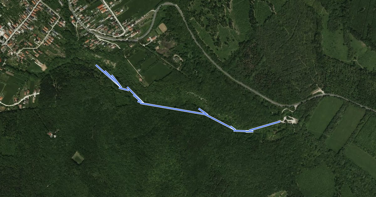 Маршрут Szurdok tanösvény (Szurdoki autóparkoló – Szurdok – Mészégetők) на спутниковом снимке