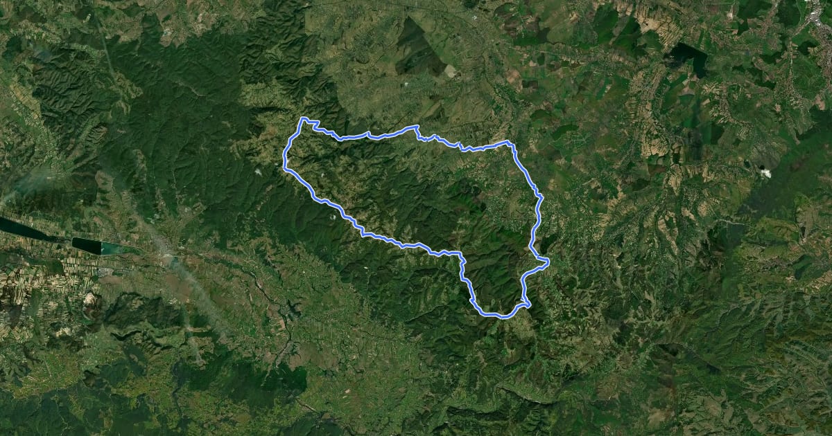 Маршрут T5 – Circuitul mare al Muntelui Șes на спутниковом снимке