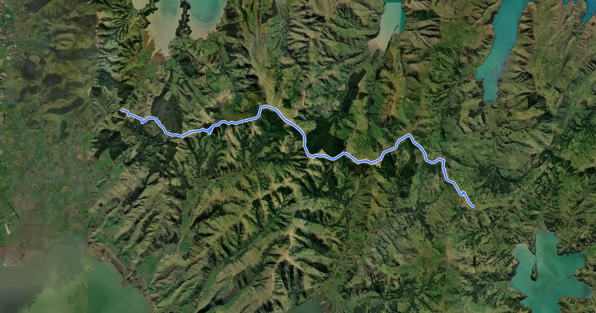 Маршрут Te Ara Pātaka track на спутниковом снимке