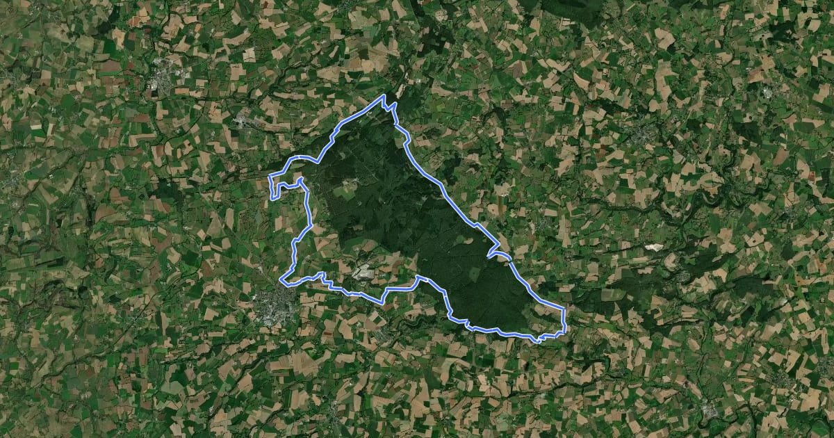 Маршрут Tour de la Forêt de Pail - Circuit n°6 - Base VTT FFCT des Perles на спутниковом снимке